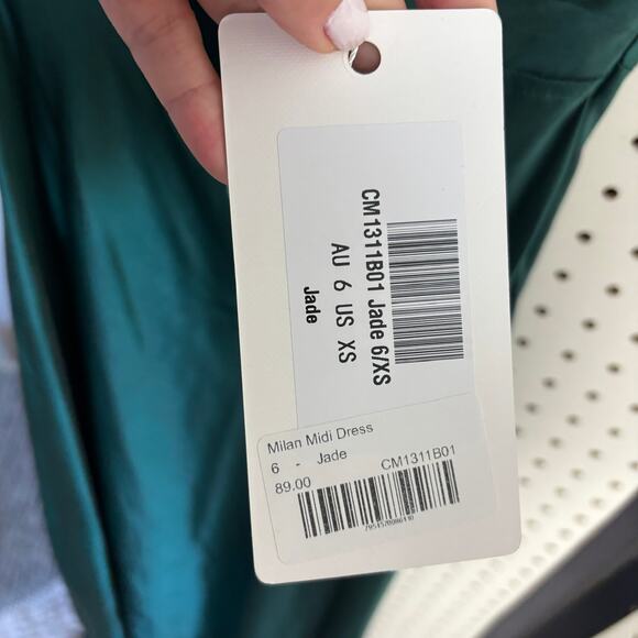 NWT Saints + Secrets Emerald Green Satin Front Slit Twist Back Midi Dress XS - Picture 4 of 7